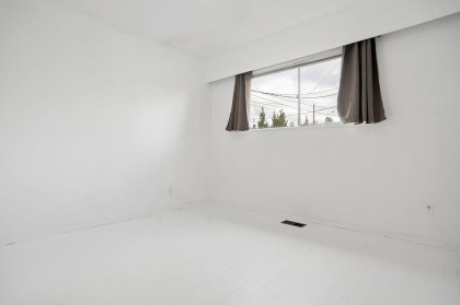 Photo 11 at 585 W 65th Avenue, Marpole, Vancouver West