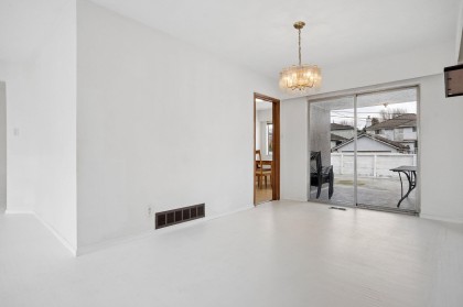 Photo 4 at 585 W 65th Avenue, Marpole, Vancouver West