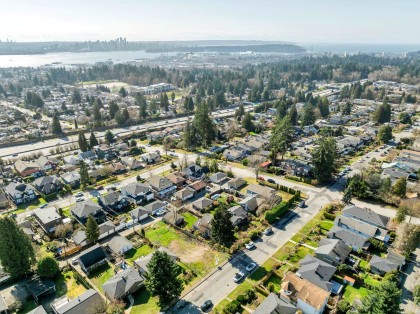 Photo 5 at 243 W 27th Street, Upper Lonsdale, North Vancouver