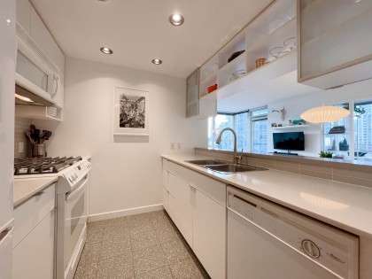 Photo 7 at 1110 - 928 Beatty Street, Yaletown, Vancouver West