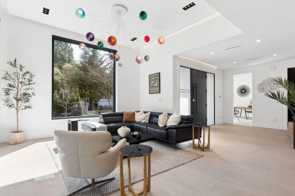 Photo 3 at 1200 Bedford Court, Edgemont, North Vancouver