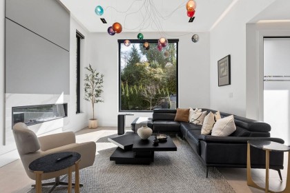 Photo 1 at 1200 Bedford Court, Edgemont, North Vancouver