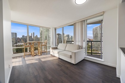 Photo 6 at 1901 - 1033 Marinaside Crescent, Yaletown, Vancouver West