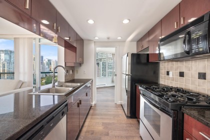 Photo 17 at 1901 - 1033 Marinaside Crescent, Yaletown, Vancouver West