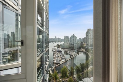 Photo 12 at 1901 - 1033 Marinaside Crescent, Yaletown, Vancouver West