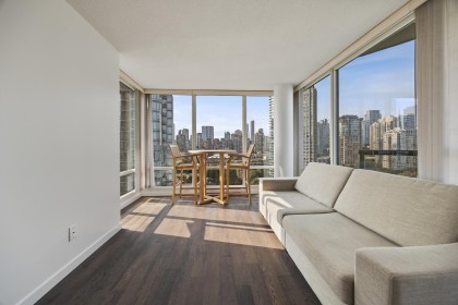 Photo 8 at 1901 - 1033 Marinaside Crescent, Yaletown, Vancouver West