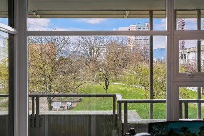 Photo 4 at 205 - 1808 W 1st Avenue, Kitsilano, Vancouver West