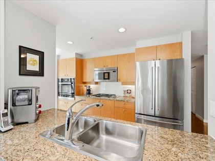 Photo 11 at 202 - 1790 Bayshore Drive, Coal Harbour, Vancouver West