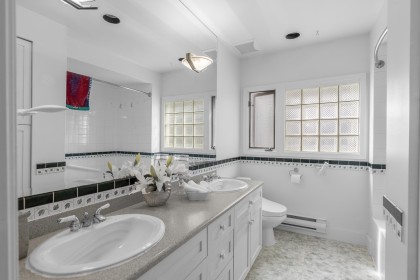 Photo 10 at 4405 W 9th Avenue, Point Grey, Vancouver West