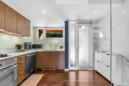 Photo 3 at 2 - 850 W 8th Avenue, Fairview VW, Vancouver West