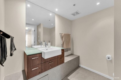 Photo 25 at 2 - 850 W 8th Avenue, Fairview VW, Vancouver West