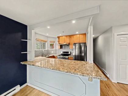 Photo 7 at 201 - 1868 W 8th Avenue, Kitsilano, Vancouver West