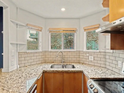 Photo 8 at 201 - 1868 W 8th Avenue, Kitsilano, Vancouver West