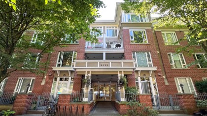 Photo 1 at 204 - 2628 Yew Street, Kitsilano, Vancouver West