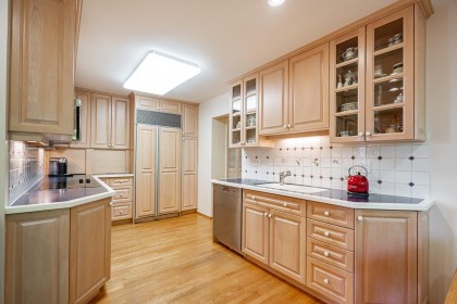 Photo 19 at 4651 Valley Road, Lynn Valley, North Vancouver