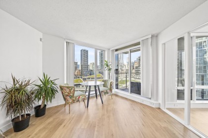 Photo 4 at 1807 - 583 Beach Crescent, Yaletown, Vancouver West