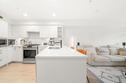 Photo 12 at 402 - 1519 Crown Street, Lynnmour, North Vancouver