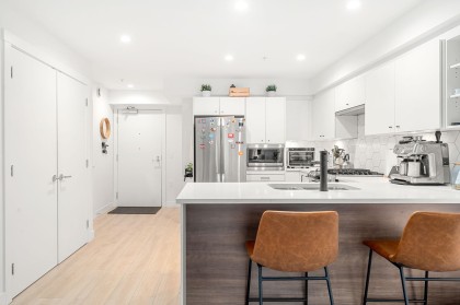 Photo 10 at 402 - 1519 Crown Street, Lynnmour, North Vancouver