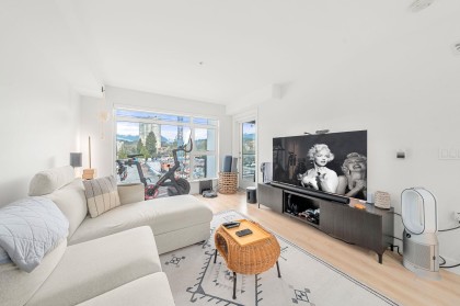 Photo 4 at 402 - 1519 Crown Street, Lynnmour, North Vancouver