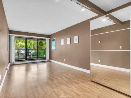 Photo 13 at 203 - 4323 Gallant Avenue, Deep Cove, North Vancouver