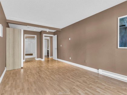 Photo 17 at 203 - 4323 Gallant Avenue, Deep Cove, North Vancouver