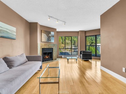 Photo 7 at 203 - 4323 Gallant Avenue, Deep Cove, North Vancouver