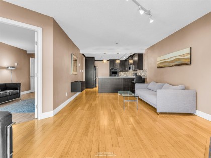 Photo 9 at 203 - 4323 Gallant Avenue, Deep Cove, North Vancouver