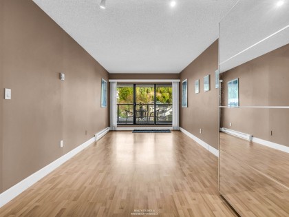 Photo 15 at 203 - 4323 Gallant Avenue, Deep Cove, North Vancouver