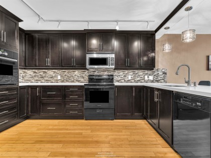 Photo 11 at 203 - 4323 Gallant Avenue, Deep Cove, North Vancouver