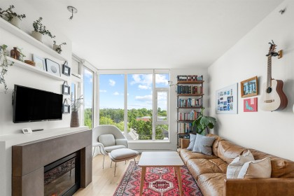 Photo 2 at 607 - 2528 Maple Street, Kitsilano, Vancouver West