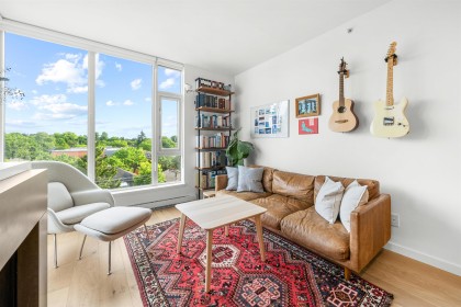 Photo 3 at 607 - 2528 Maple Street, Kitsilano, Vancouver West