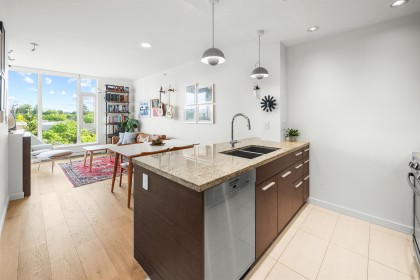 Photo 5 at 607 - 2528 Maple Street, Kitsilano, Vancouver West