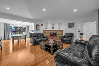 Photo 3 at 310 Macbeth Crescent, Cedardale, West Vancouver