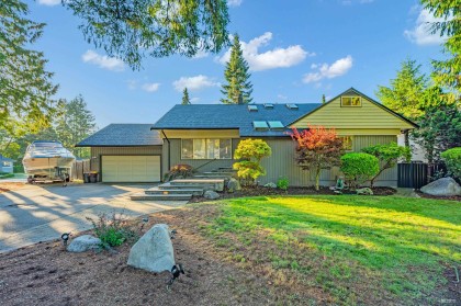 Photo 1 at 310 Macbeth Crescent, Cedardale, West Vancouver