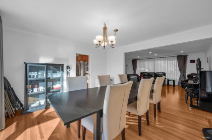 Photo 5 at 310 Macbeth Crescent, Cedardale, West Vancouver