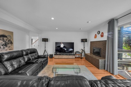 Photo 8 at 310 Macbeth Crescent, Cedardale, West Vancouver