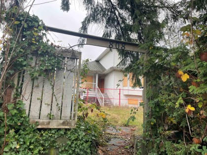 Photo 3 at 808 E 3rd Street, Queensbury, North Vancouver