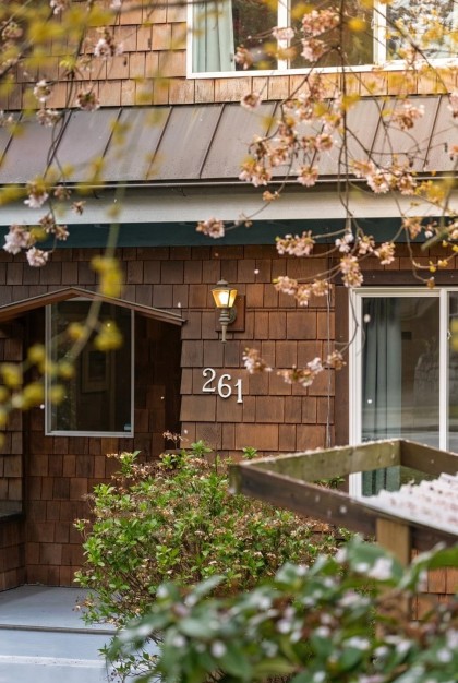 Photo 3 at 261 E 4th Street, Lower Lonsdale, North Vancouver