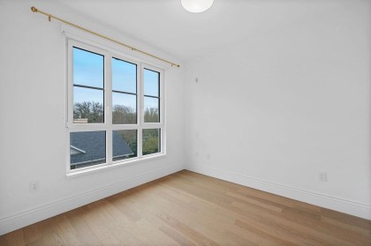 Photo 4 at 307 - 2096 W 47th Avenue, Kerrisdale, Vancouver West