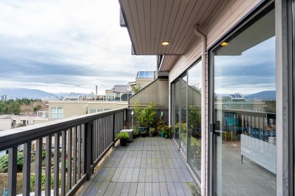 Photo 9 at 967 W 8th Avenue, Fairview VW, Vancouver West