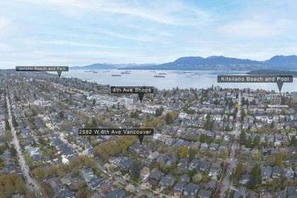 Photo 2 at 2582 W 6th Avenue, Kitsilano, Vancouver West