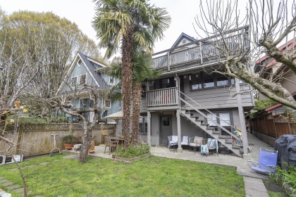 Photo 5 at 2582 W 6th Avenue, Kitsilano, Vancouver West