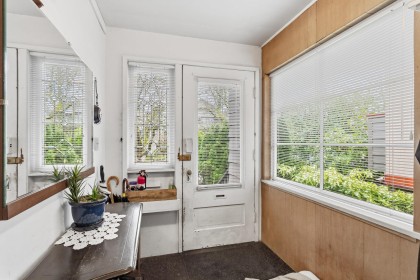 Photo 9 at 2582 W 6th Avenue, Kitsilano, Vancouver West