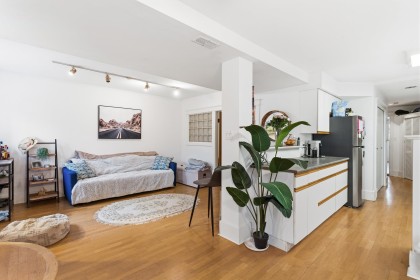 Photo 33 at 2582 W 6th Avenue, Kitsilano, Vancouver West