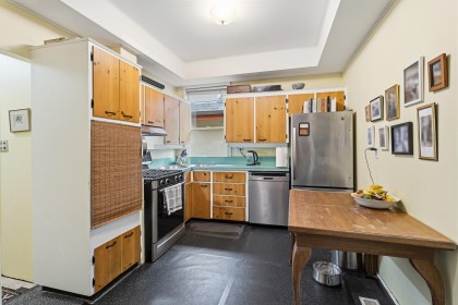 Photo 15 at 2582 W 6th Avenue, Kitsilano, Vancouver West