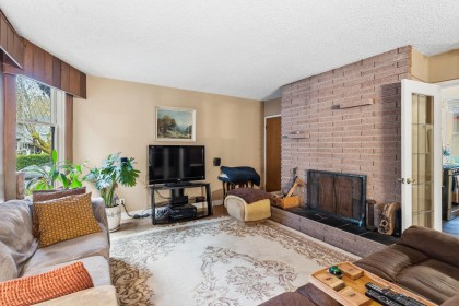 Photo 11 at 2582 W 6th Avenue, Kitsilano, Vancouver West