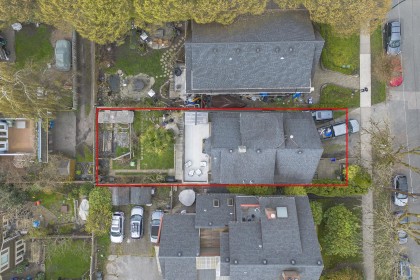 Photo 4 at 2582 W 6th Avenue, Kitsilano, Vancouver West