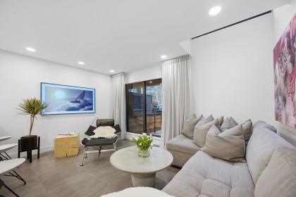 Photo 7 at 3321 Mountain Highway, Lynn Valley, North Vancouver