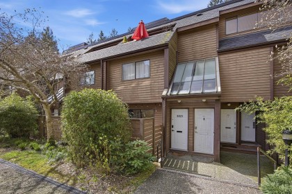 Photo 1 at 3321 Mountain Highway, Lynn Valley, North Vancouver