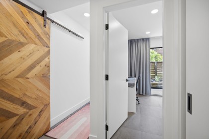 Photo 18 at 3321 Mountain Highway, Lynn Valley, North Vancouver